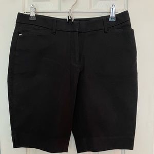 White House Black Market Womens Black Bermuda Shorts Sz 6 w/ stretch
